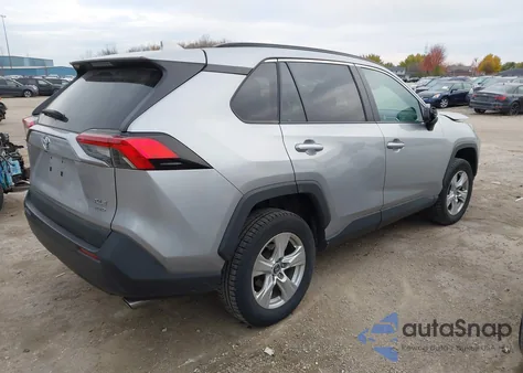 2019 Toyota Rav4 Xle z USA, uszkodzony, nr VIN 2T3P1RFV0KW052861